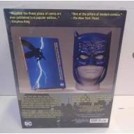 Batman: The Dark Knight Returns (Book &amp; Mask Set) - Batman: The Dark Knight Returns (Book & Mask Set)