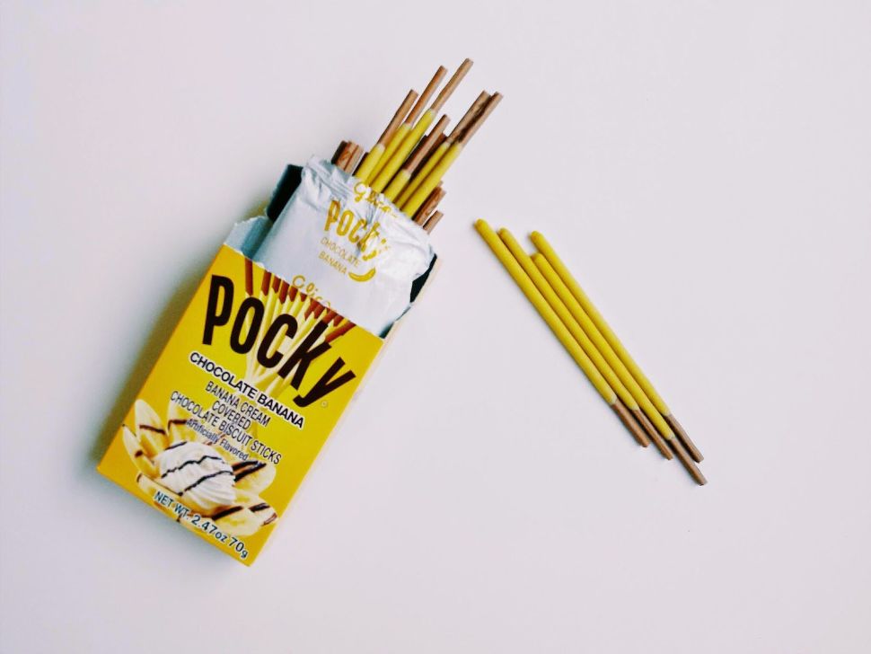 Купить Палочки Glico Pocky Chocolate Banana (70 г) недорого в интернет ...